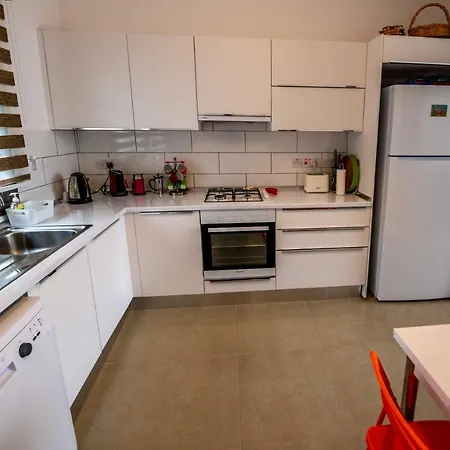 Milos Park - Alsancak Apartment *