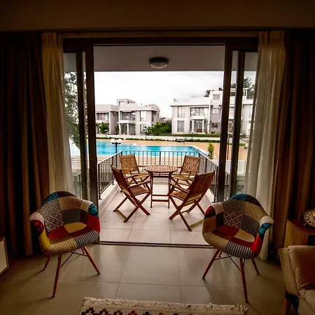 Milos Park - Alsancak Apartment